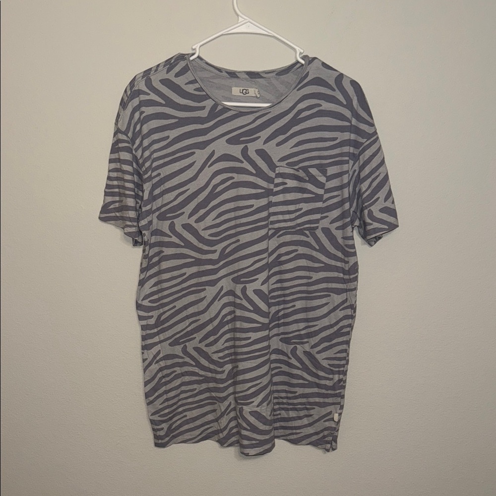 UGG Short Sleeve Zebra Print Oversized Tee - Gray - Medium. B9